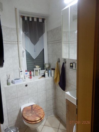 Einfamilienhaus mit Pool & Saunahaus und viel Privatsphäre – Gäste WC Erdgeschoß