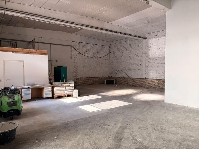 Beheizte Halle zu vermieten / Bürofläche / Werkstatt / Einzelhandel erlaubt – Foto 8