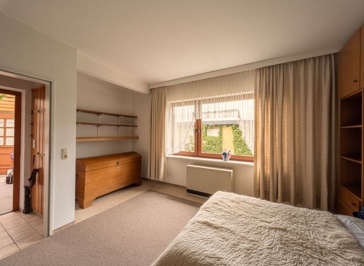 Bungalow mit Traum-Grundstück und Raum für eigene Ideen in toller Lage von Hamburg Kirchwerder – Schlafzimmer