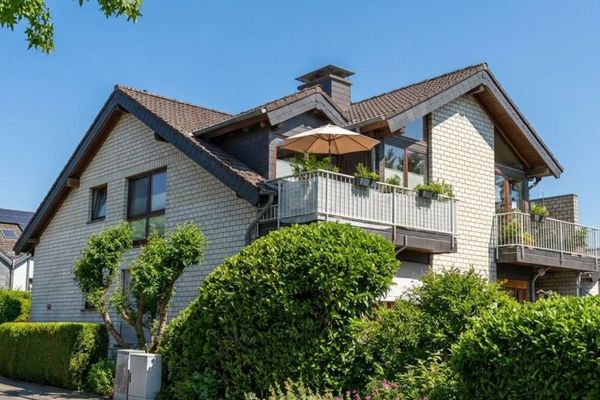 Käuferprovisionsfrei- EG-Wohnung mit Garten in einem 4-Familienhaus in sehr ruhiger Lage zum Kauf