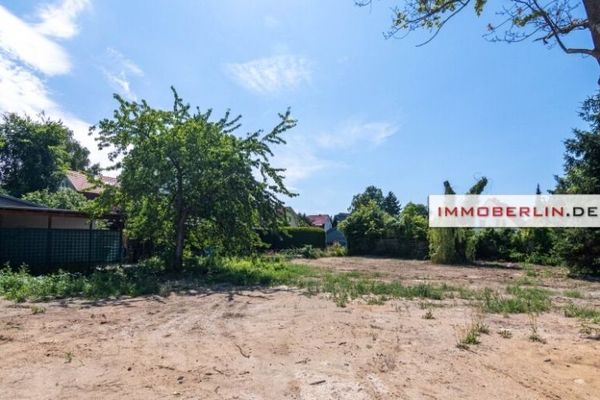 IMMOBERLIN.DE — Приваблива земельна ділянка під забудову в сімейному районі на околиці Берліна