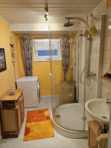 Dusche im Keller