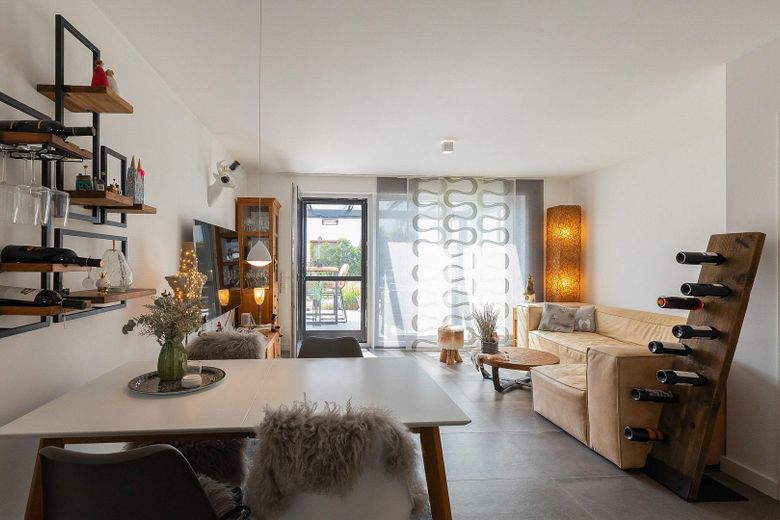 Reihenendhaus KfW 55 mit Wintergarten in Langenfeld – Wohnzimmer