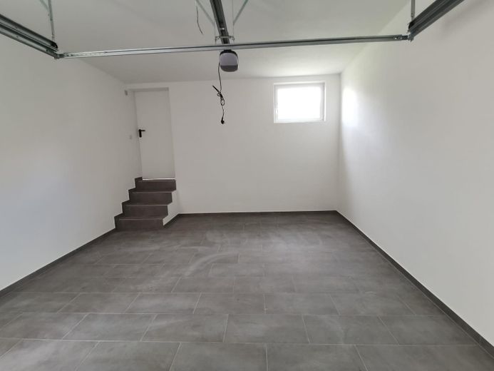 Seltene Gelegenheit: Komplettes Haus zur Miete – Erstbezug nach Sanierung & provisionsfrei – Garage