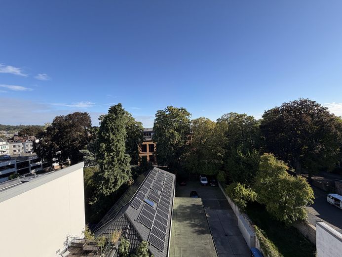 Tadilat sonrası | 2 odalı | yeni ankastre mutfak | asansör | çatı balkonları – Blick von Dachbalkon