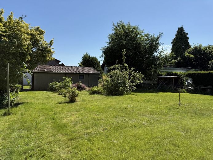 Ein Einfamilienhaus in Löhne-Mennighüffen, das noch nicht fertig erzählt ist! – viel Platz für Ideen