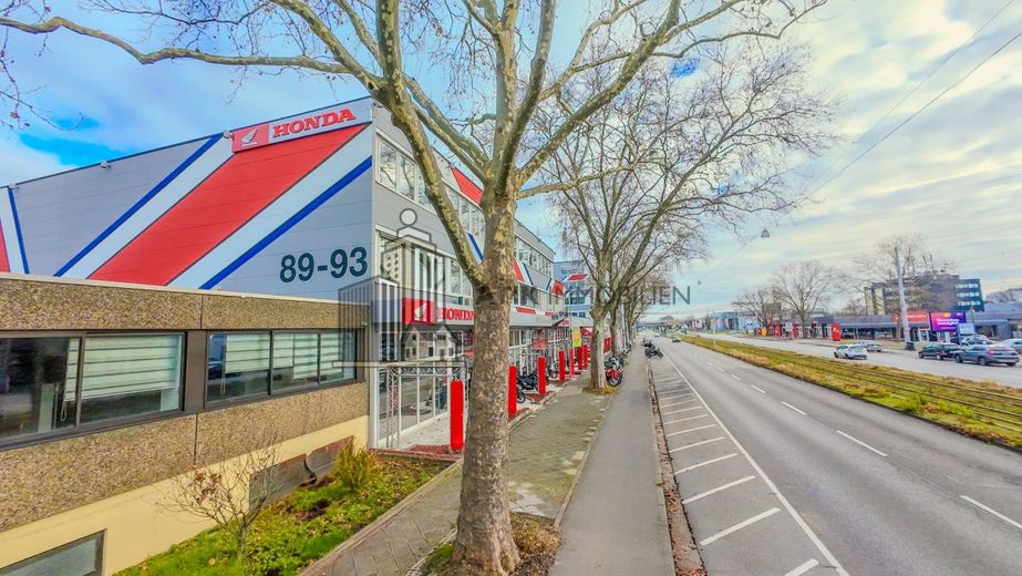 ATIK: Erstbezug nach Sanierung durch Mieterwunsch - Modernes Büro in zentraler Lage - provisionsfrei – Drohnenaufnahme