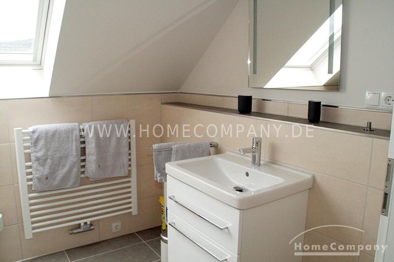 Helle Dachgeschoss- Wohnung „Panoramablick“ in einem modernen und komfortablen Mehrfamilienhaus in Nickenich bei Andernach! – e493ee13244115ef9b08af4ca65421829bdef713.jpg
