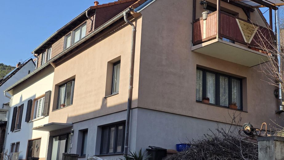Einfamilienhaus mit Garten in ruhiger Wohnlage – Seitenansicht