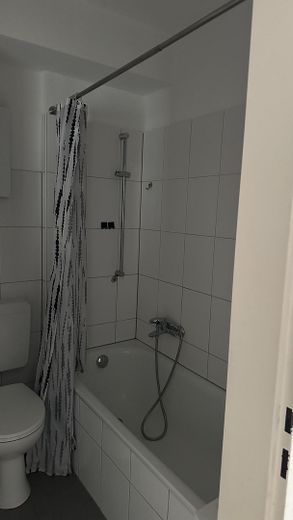 Світла квартира з 3,5 кімнатами – Bad