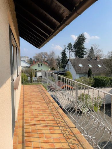 Dwurodzinny dom: zadbany, blisko centrum, gotowy do zamieszkania – Blick nach Osten