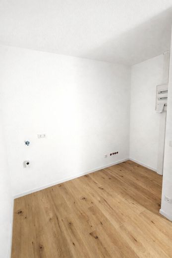 Lustadt'ta yeni bina ilk kez kiraya veriliyor: Ankastre mutfak, internet ve otopark dâhil 3 ve 4 odalı daireler – Fotoğraf 12