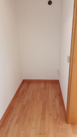 „Your morning coffee with river view – 3 rooms, loggia & unobstructed water location in Leipzig Plagwitz“ – Speisekammer mit Lüftung