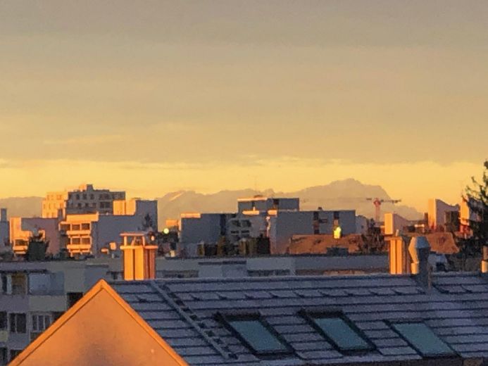 Luxus über den Dächern von München: stylisch möblierte 2-Zi-Whg. – Aussicht