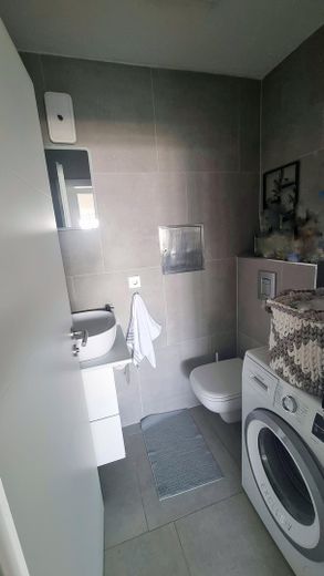 WC und Waschmaschine