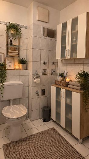 Lichtdurchflutete 3-Zimmer-Wohnung im Herzen von Frechen | provisionsfrei – Badezimmer