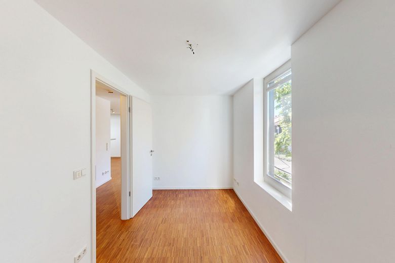 Traumhafte Dachterrassenwohnung – Büro