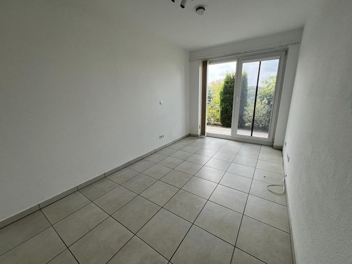 Esclusivo appartamento con terrazza, vista incantevole sul verde, ampie vetrate e garage – Foto 20