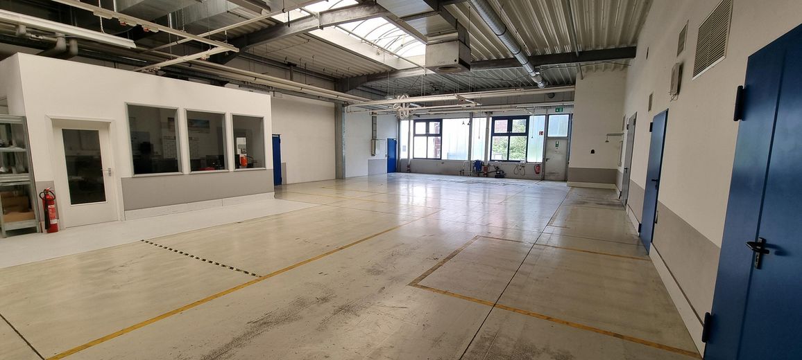Industrie-/Logistikstandort mit Büro- und Sozialflächen| 6.000 € Kalt| 3,83 €/m² | 3D-Scan – Haupthalle 