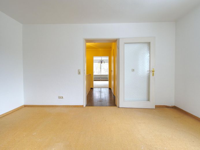 Provisionsfrei - Doppelhaushälfte mit traumhaftem Garten in absolut ruhiger Lage in Großhadern – Kinderzimmer / Arbeitszimmer