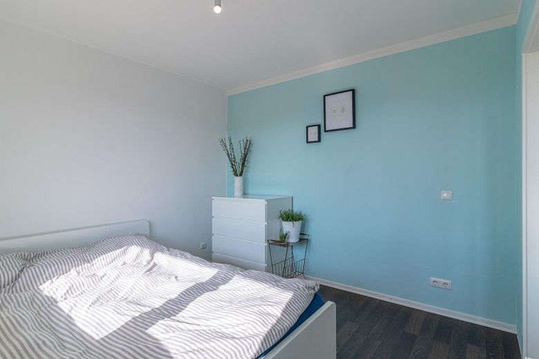 Designer terrace apartment (18 min. central station) nature, parking space (only temporarily 6-12 months) 1,700 € incl. additional costs – Schlafzimmer 1