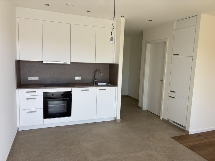 Exklusive 2-Zimmer-Neubauwohnung mit Balkon – Kochen