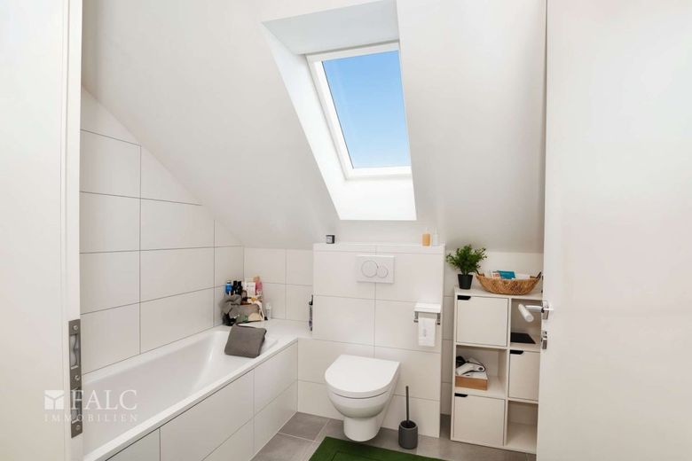 Ein Zuhause zum Ankommen: Hochwertig vor 5 Jahren kernsaniert und modernisiert – Bad DG