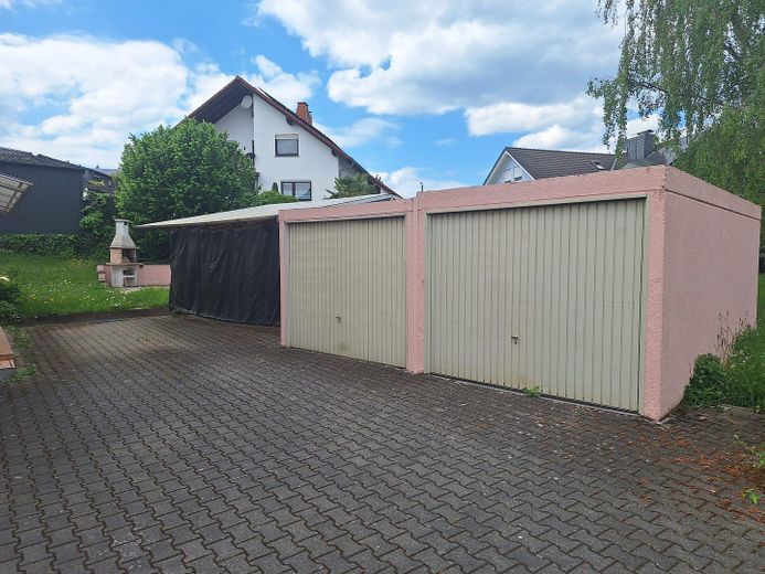 Großzügige 4-Zimmer-Wohnung mit Balkon, EBK & Klimaanlage – Garage