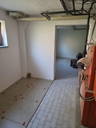 Vermiete Doppelhaushälfte mit 3,5 Zimmer – Waschküche/Heizraum