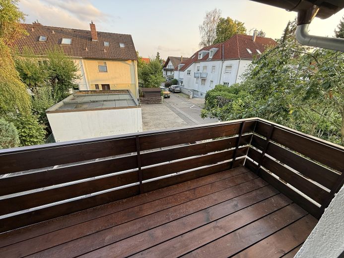 Platz für die ganze Familie: 5-Zimmer-Reiheneckhaus in zentraler Lage von Schwabach – Schlafzimmerbalkon