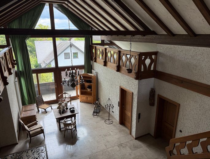 Viel Raum zum Leben: Riesige Landhausvilla in Neuhof/Fulda! – Blick von Galerie im DG