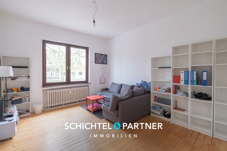 Radio Bremen | Gepflegtes Mehrfamilienhaus mit Potenzial in zentraler Lage – S&amp;P | Wohnzimmer