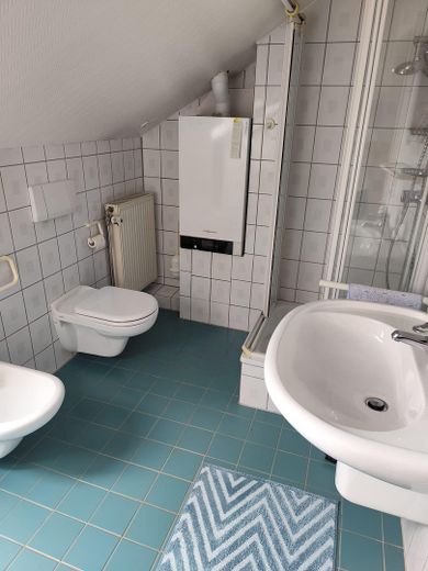 Exklusives Familienparadies mit Wellness-Faktor nahe Düsseldorf – Duschbad DG