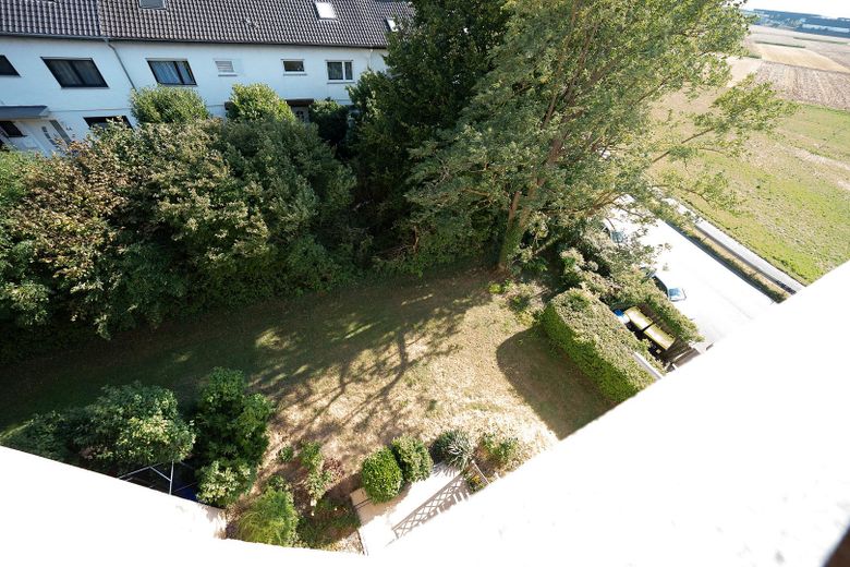 Schöne 3 Zimmer Wohnung / mit XXL Tiefgarage – Blick vom Balkon
