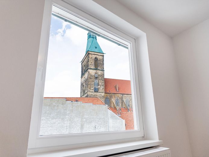 Blick auf die Andreaskirche – sanierte 3-Zimmer-Wohnung, Hildesheim Altstadt – Aussicht aus den Zimmern