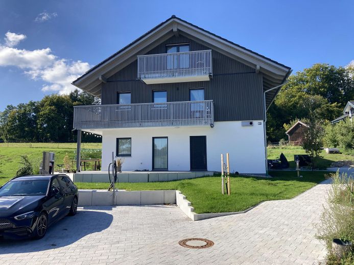 Ostansicht mit Carport