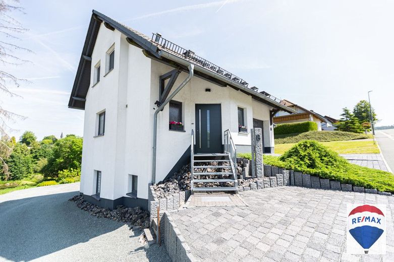 Schickes EFH mit großem Grundstück in Schwarzenbach am Wald – Bild 9