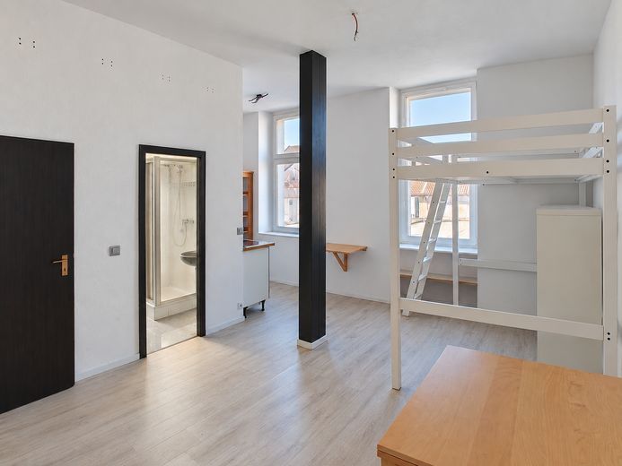 Uerdingen'de 1 odalı daire – 33,8 m², hemen boş – Wohnraum mit Hochbett