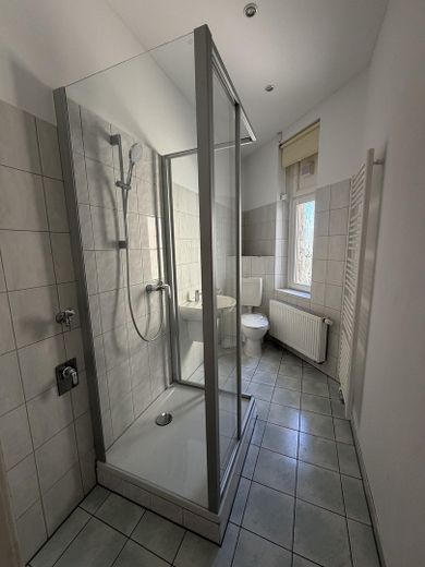 UNI Yakını Chemnitz Bernsdorf’ta YENİ 6 Odalı Daire – Duschbad mit WC