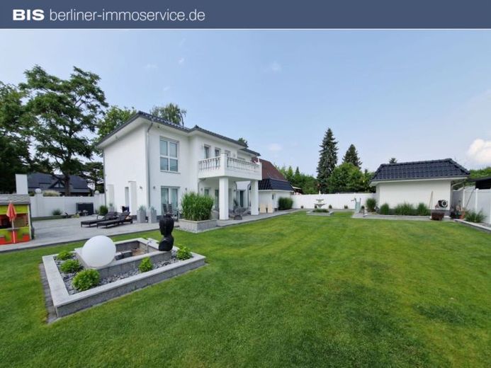 Exklusive Luxusvilla mit Gästehaus & maximaler Privatsphäre! – Foto 1