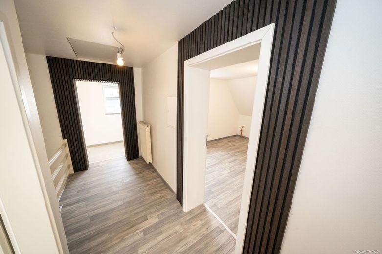Modernisiertes Einfamilienhaus in kleiner Nebenstraße von Püttlingen – Hausflur Dachgeschoss