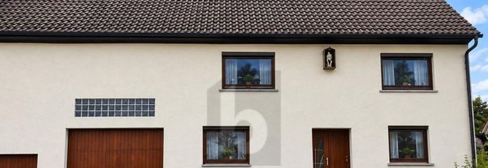 SEHR GEPFLEGTES BAUERNHAUS MIT AUSBAUPOTENZIAL