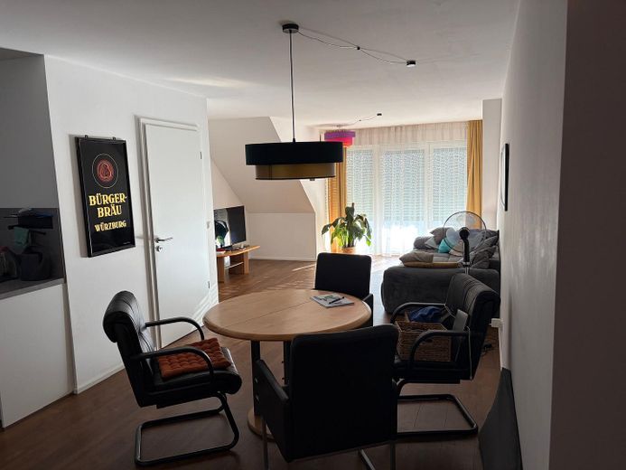 Appartement moderne de 3 pièces avec grande terrasse sur le toit – Photo 6