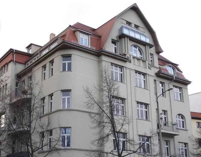 Frisch renoviert: 4-Zimmer-Whg. mit franz. Balkon am Rande des Paulusviertels – Außenansicht