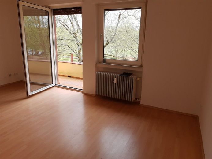 Schöne 2-Zimmerwohnung mit Balkon,Dusche,Stellplatz, neu zu vermieten – Schlafzimmer