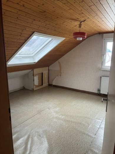 Wolnostojący dom dwurodzinny z potencjałem i dużym ogrodem, 170 m² – DG