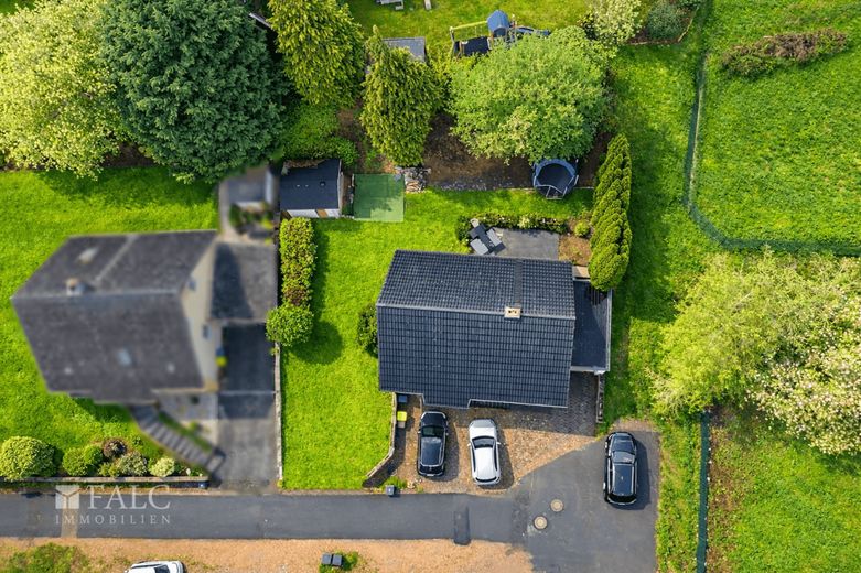 Wohnqualität neu definiert - Ihr neues Zuhause mit Gartenidylle – Außenansicht