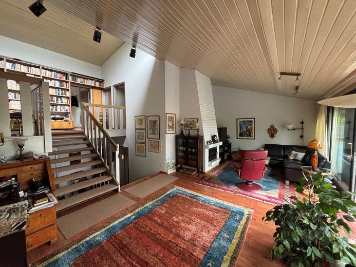 Wohnzimmer mit Galerie