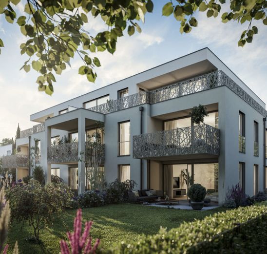 Erstbezug 2026: Helle 2-Zi.-Wohnung in ruhiger Villenlage – Balkon ins Grüne, hohe Decken, TG – Blick vom Garten 2