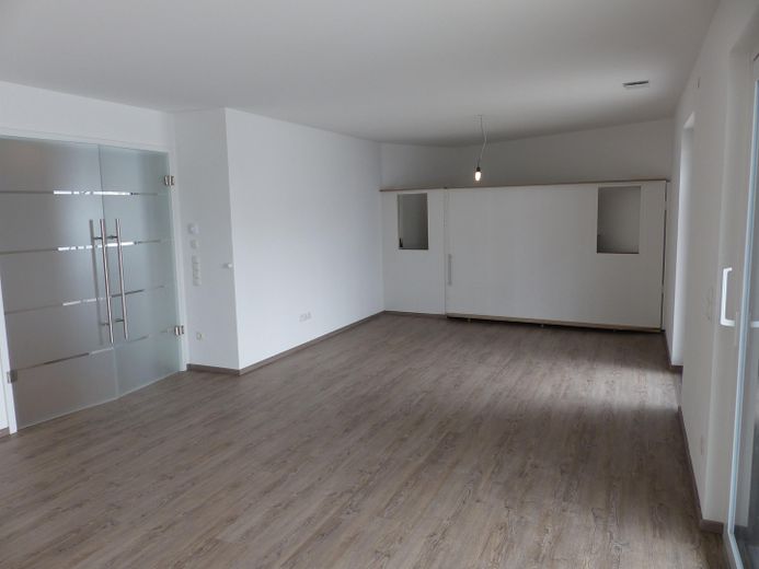 Appartement exclusif de 2 pièces au rez-de-chaussée avec grande terrasse orientée sud-ouest & jardin – écoénergétique à Buchloe – Photo 7